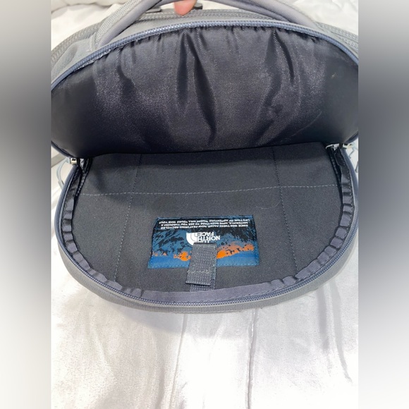 BOREALIS NORTHFACE BOOKBAG - Picture 3 of 6